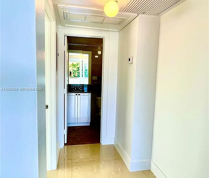 8227 Crespi Blvd #4 — Photo 14