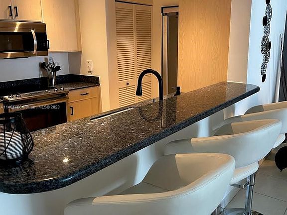 5th image of 6917 Collins Ave APT 1507