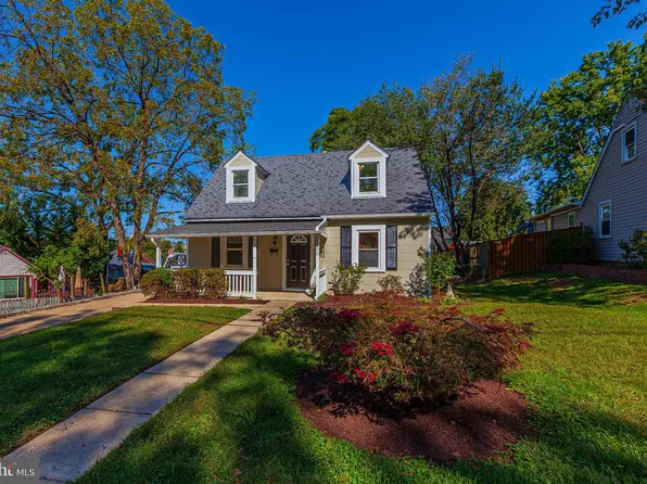 1000 Debeck Dr, Rockville, MD 20851