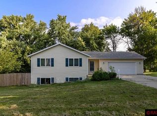 206 Main St NW, Mapleton, MN 56065