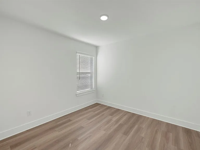 14001 Baikal Manor Dr — Photo 9