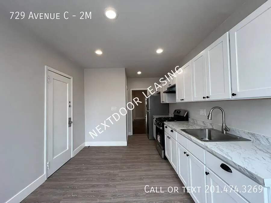 729 Avenue C — Photo 4