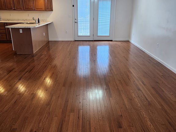 3rd image of 28 Holler Rd Unit 20
