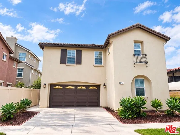 2750 W Madison Cir, Anaheim, CA 92801