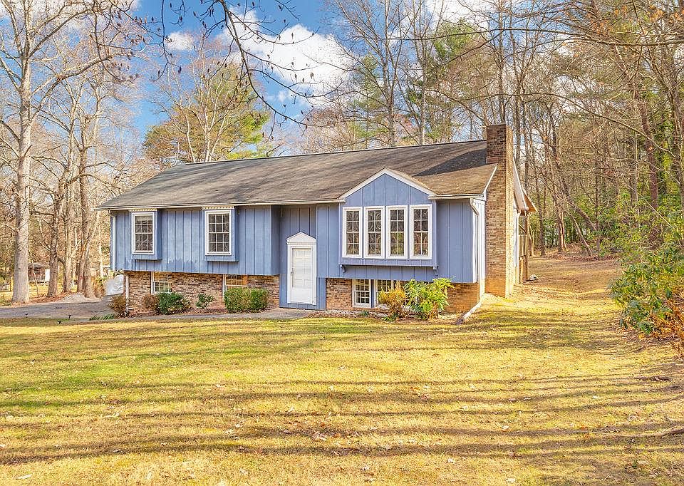 Welcome to 161 Foxhall in peaceful Mills River