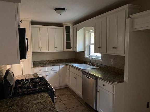 5th image of 240 Lomont Dr