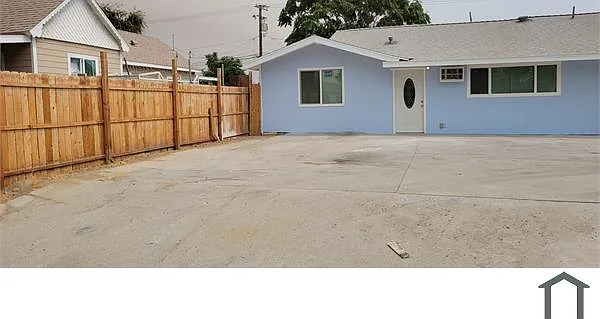 3 bed, 1050 sqft, $2,600 — Photo 2