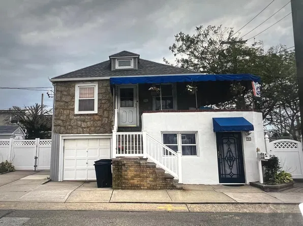 72 Clayton Ave, East Atlantic Beach, NY 11561