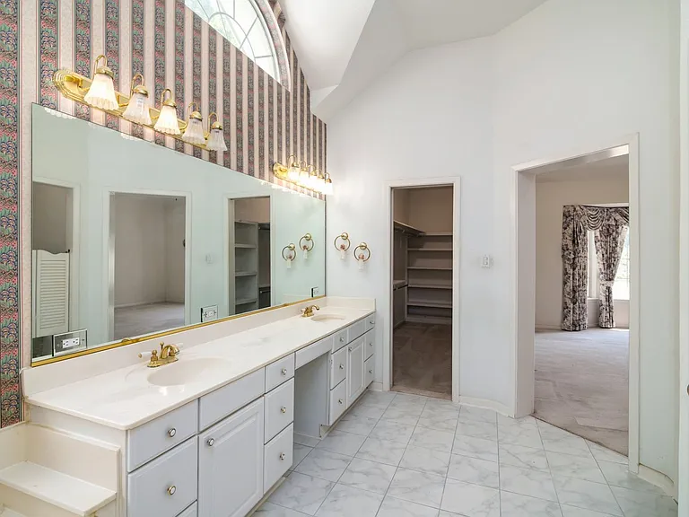 4525 Teasley Ln — Photo 24