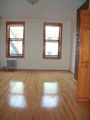 Rented by Warren T Real Estate Corp. | media 35