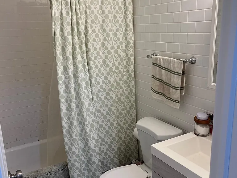 4809 Beaumont Ave #1R — Photo 6