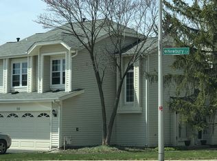 710 Newbury Ln, Schaumburg, IL