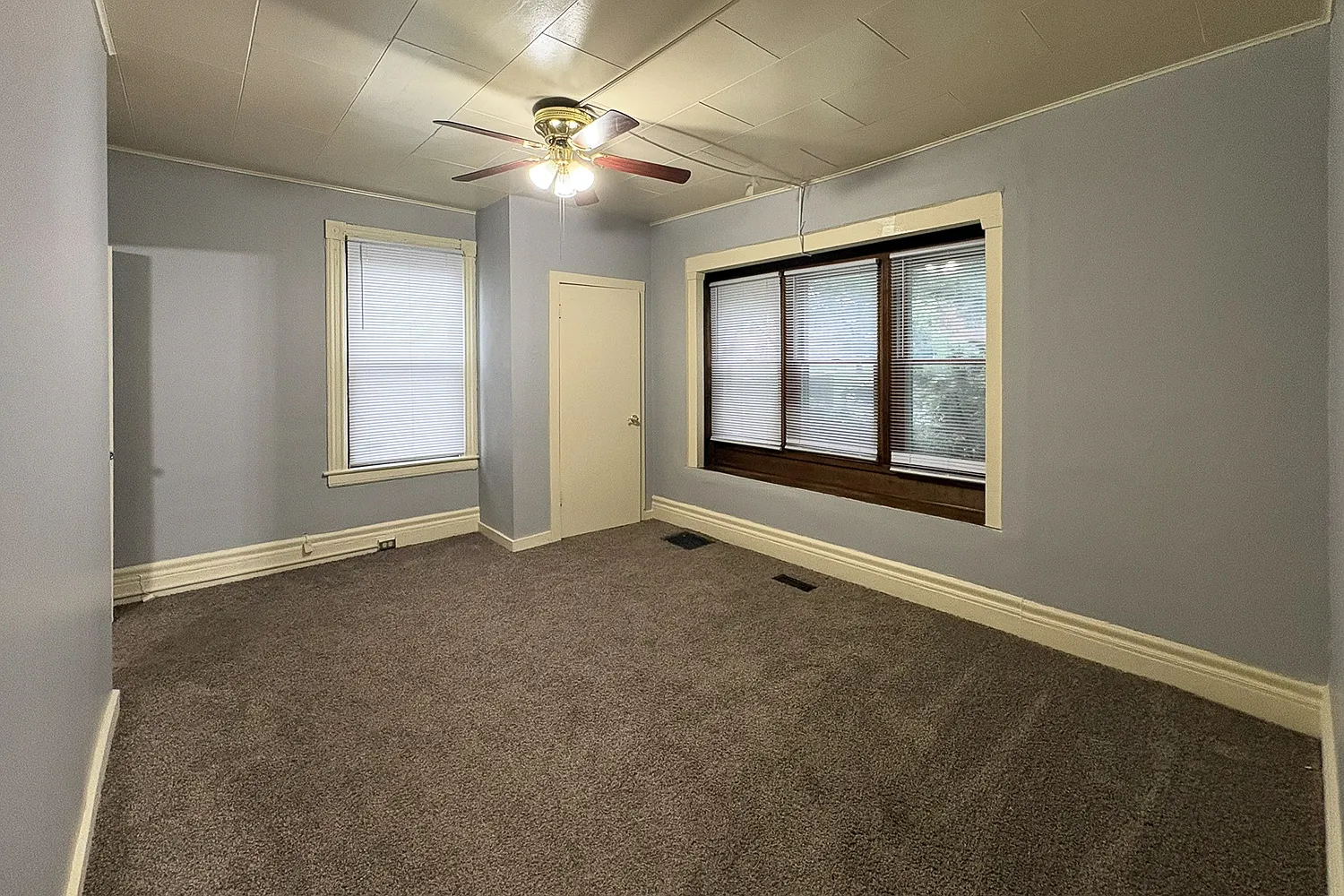 3 bed, 1060 sqft, $1,349 — Photo 2