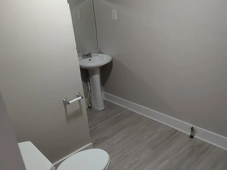645 Rutherford Ave — Photo 11