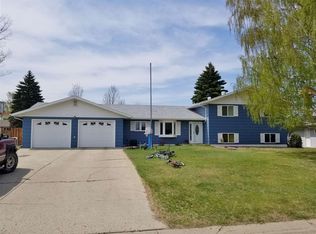 1104 Unique Dr, Rugby, ND 58368