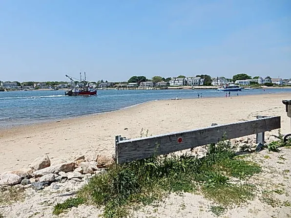 54 Main St APT 2, Hyannis, MA 02601