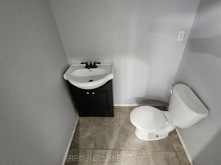 49 Lawrence Cres #BASEMENT — Photo 16