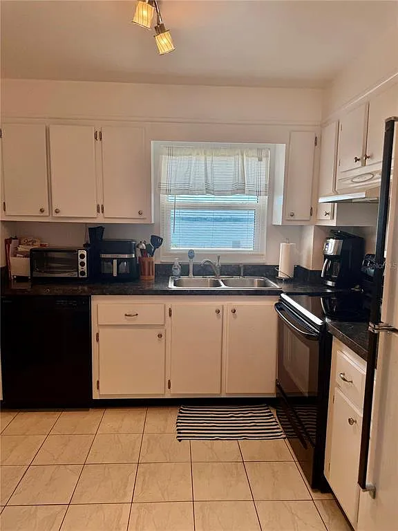 2 bed, 2.0 bath, 1094 sqft, $5,000 — Photo 4