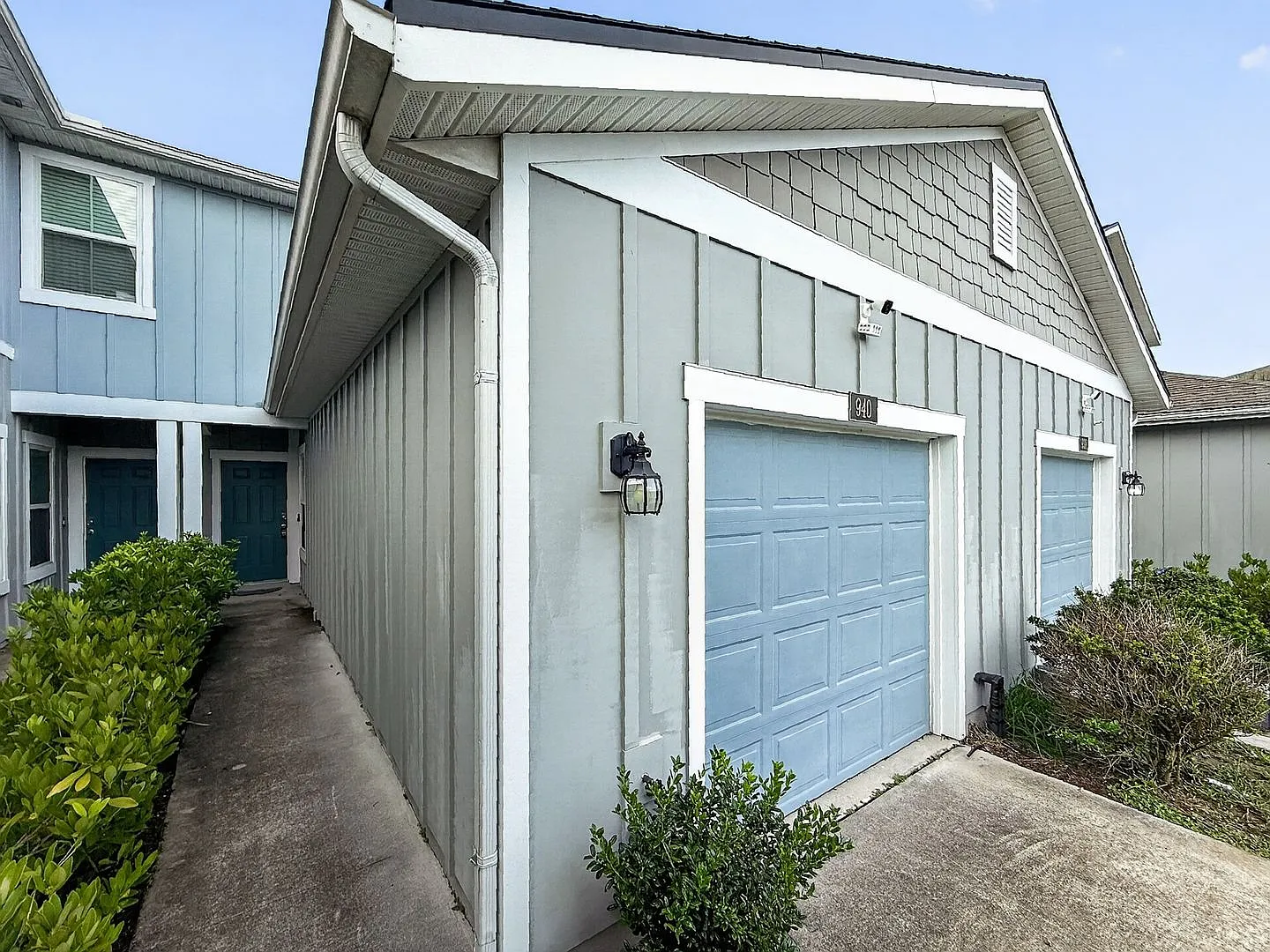 Modern 2-Bedroom Northside Townhome for Rent — Photo 1
