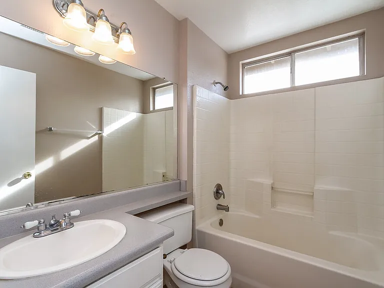 2409 Grand Prize Ave — Photo 14