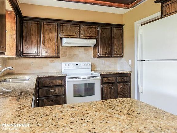5th image of 1005 S Avery Dr