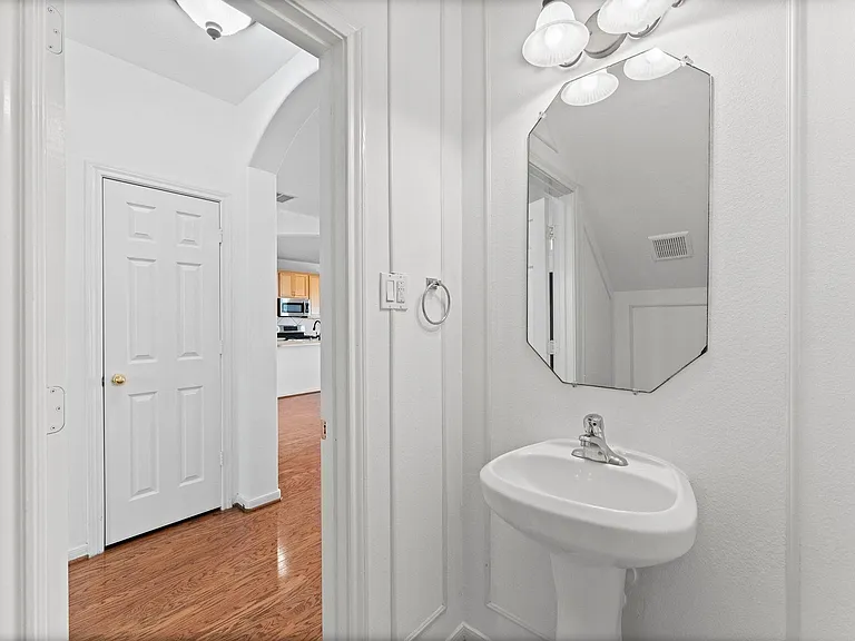 39 E Burberry Cir — Photo 19