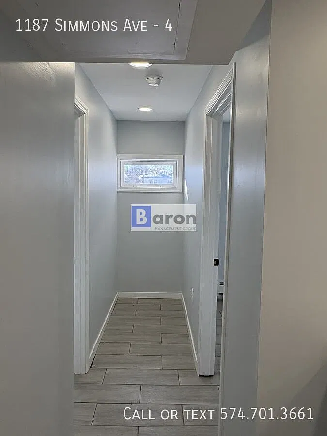 1187 Simmons — Photo 4
