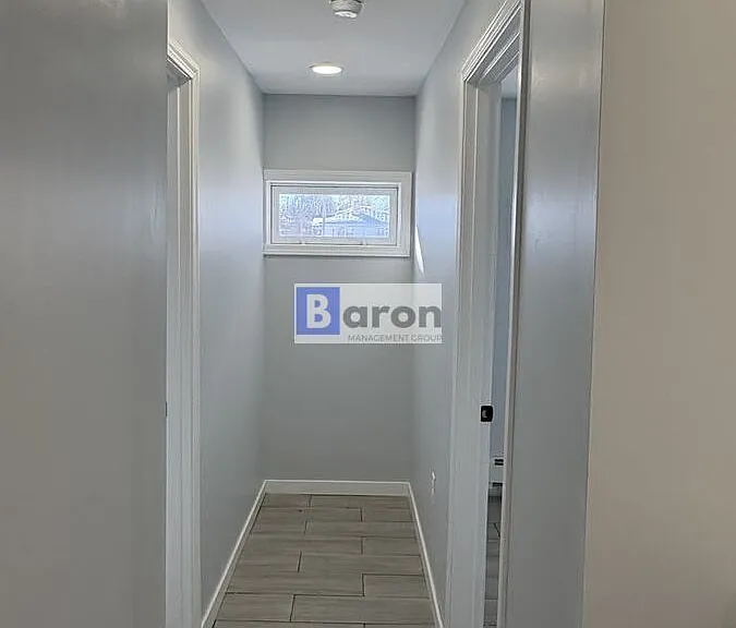 1187 Simmons Ave #4 — Photo 4