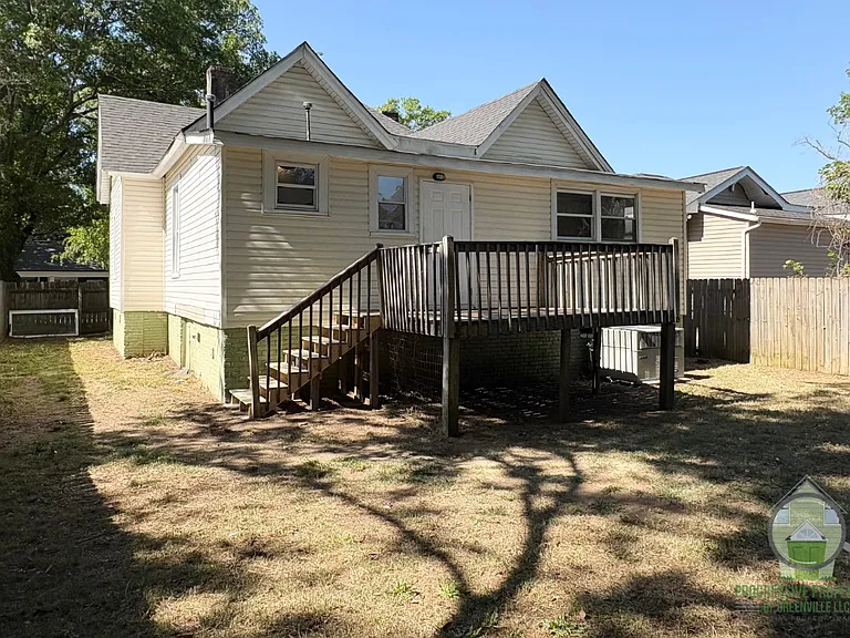 520 Perry Ave — Photo 14