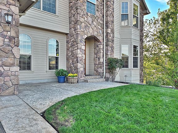 3rd image of 2250 SE Elderberry Ln