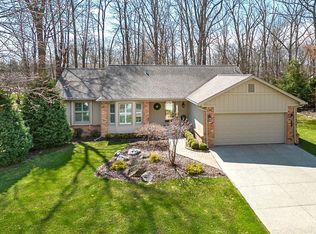 1261 Greenleaf Dr, Rochester Hills, MI 48309