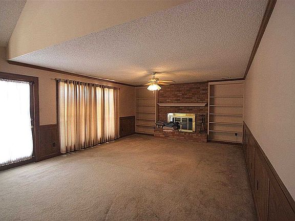 2nd image of 8839 Carrollwood Ln