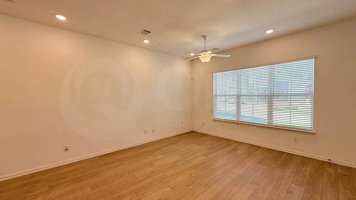 3 bed, 2.5 bath, 1603 sqft, $2,495 — Photo 4