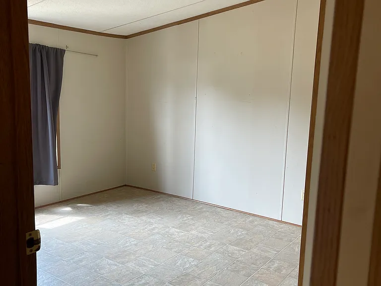 204 Newton St — Photo 8