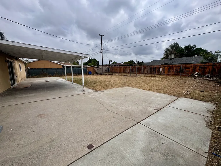 9855 Almeria Ave — Photo 17