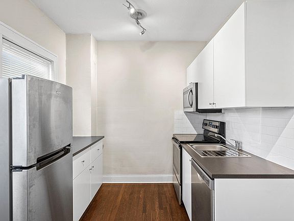 5th image of 1385 Cranford Ave
