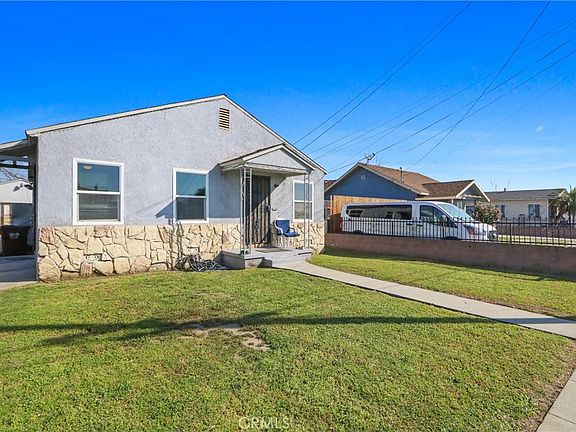 2nd image of 229 E Reeve St