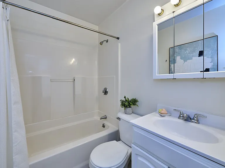 9 Mullins Ct #D — Photo 12