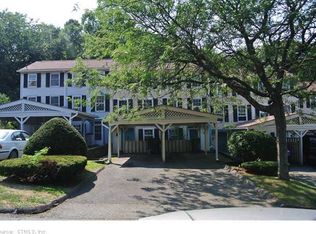 6 Rising Trail Dr, Middletown, CT 06457