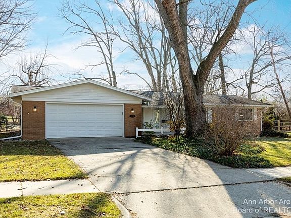 2nd image of 1231 Meadowbrook St