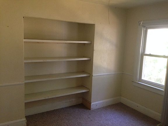 3rd image of 2818 Stanhope Ave