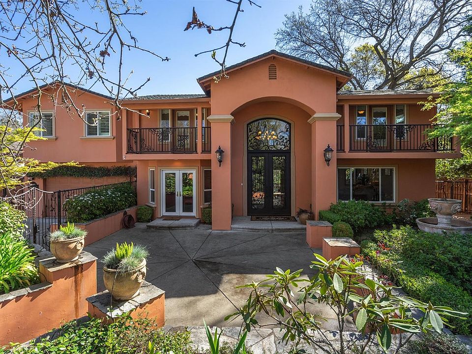 1st image of 3000 Parkwood Ct