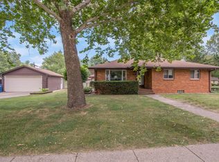 4701 Lawnwoods Dr, Des Moines, IA 50310