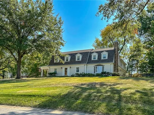 1019 Old Time Dr, Excelsior Springs, MO 64024