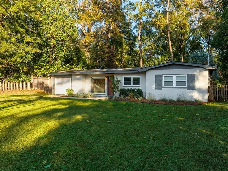 1707 Hall Dr — Photo 34