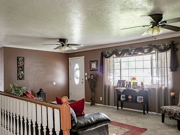 4th image of 840 Coachman Dr