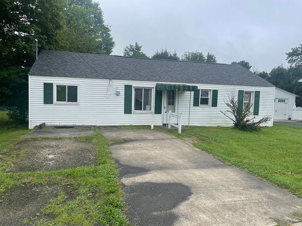 303 Pleasant Ave
