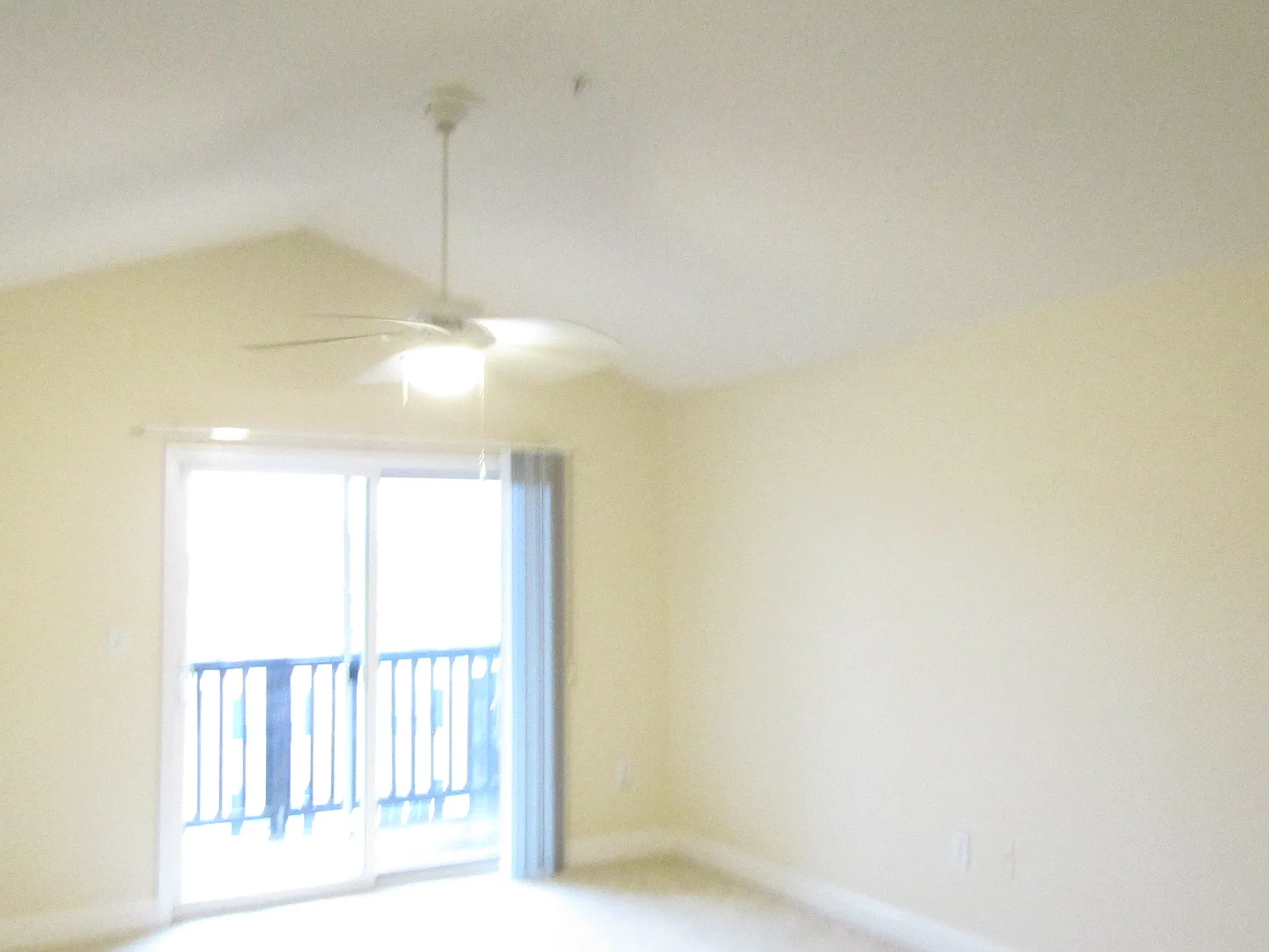 3 bed, 1300 sqft, $1,300 — Photo 2