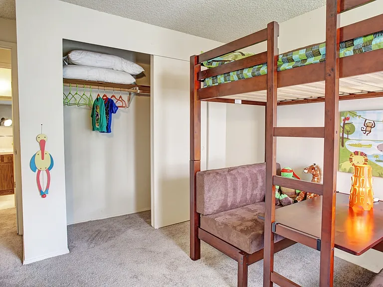 Lakeside Apartments — Photo 12