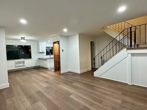 60 Lawn Ave APT 9, Stamford, CT 06902